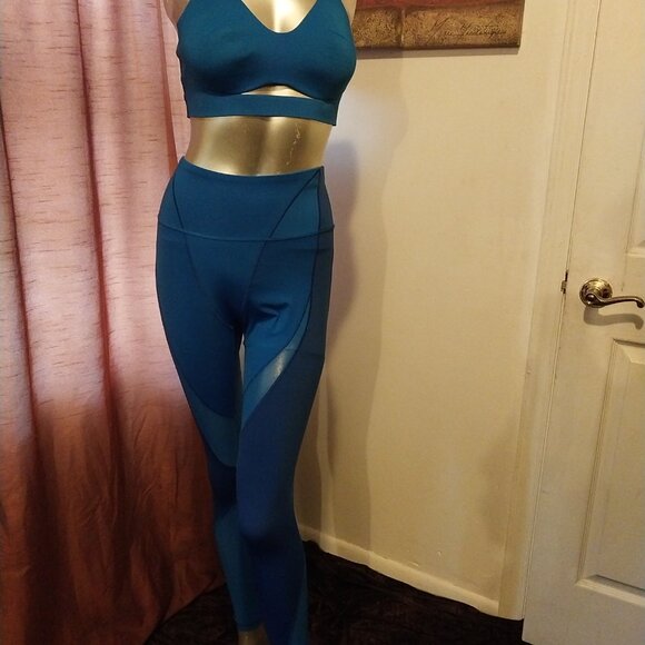 Adidas Originals Ivy Park NEW 2 PC Set + A FREE Ivy Park Set Added Bonus* - Picture 13 of 16